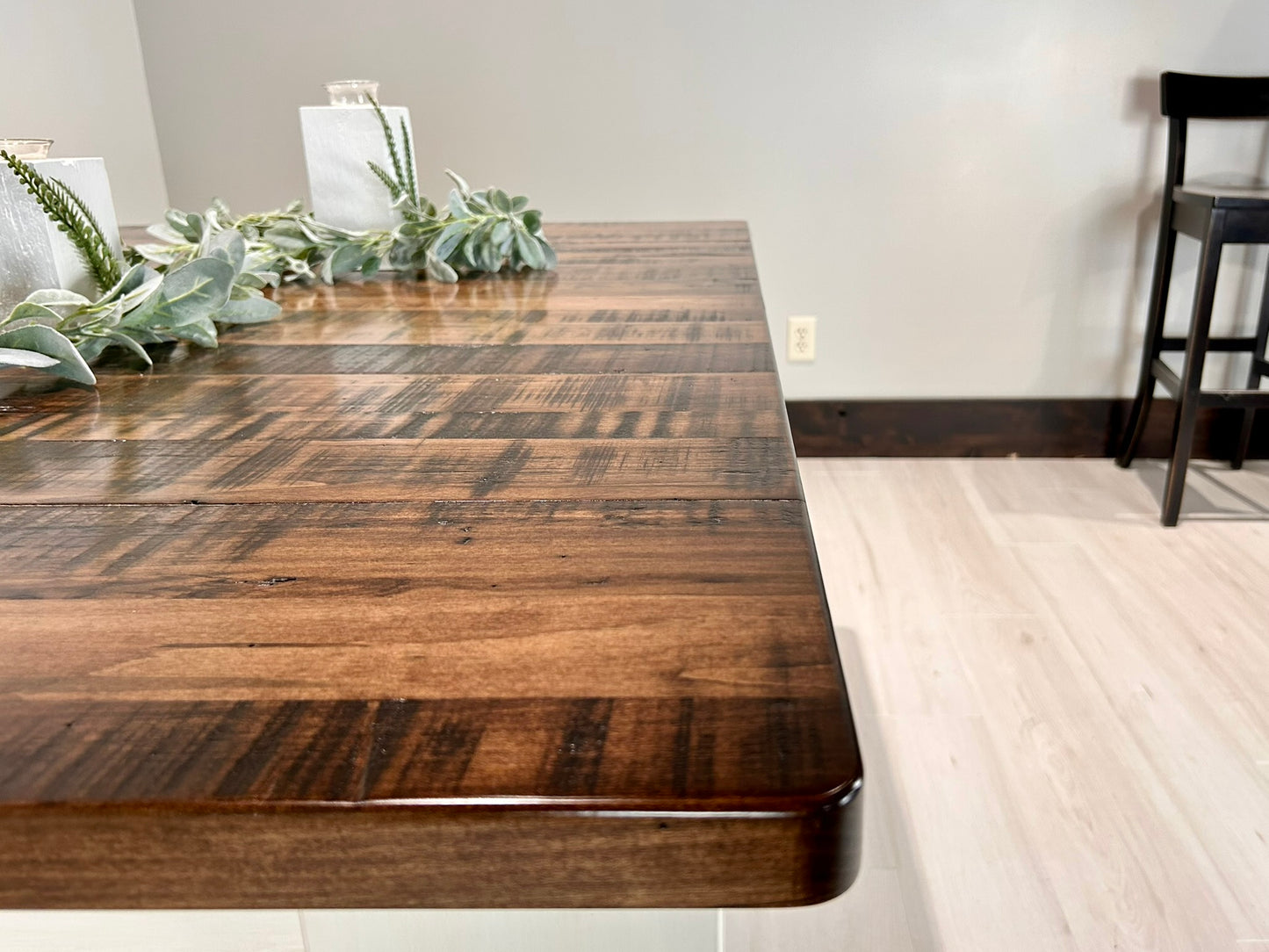 Country Classic Table