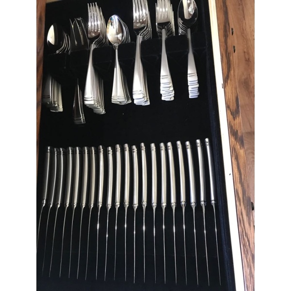 Lined silverware drawer