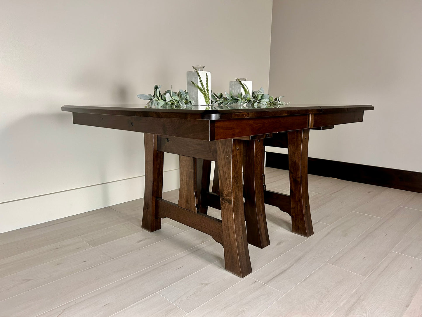 Cambridge Table
