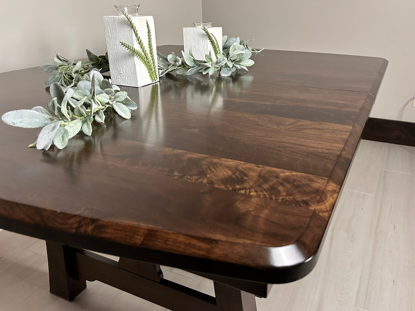 Cambridge Table