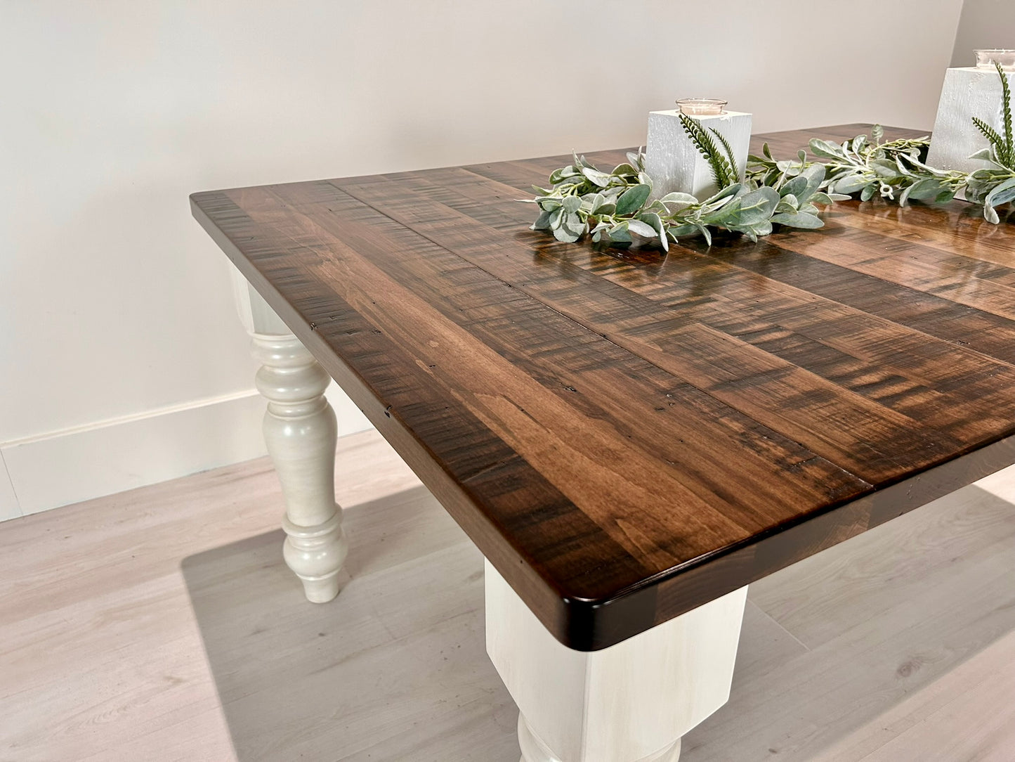 Country Classic Table