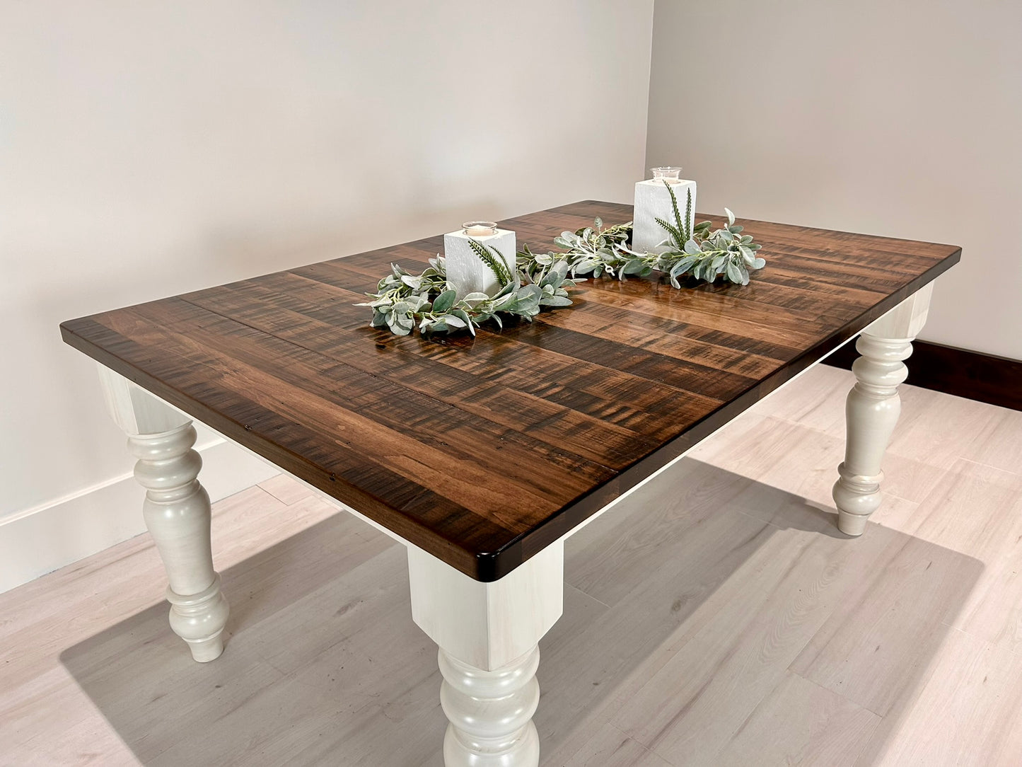 Country Classic Table